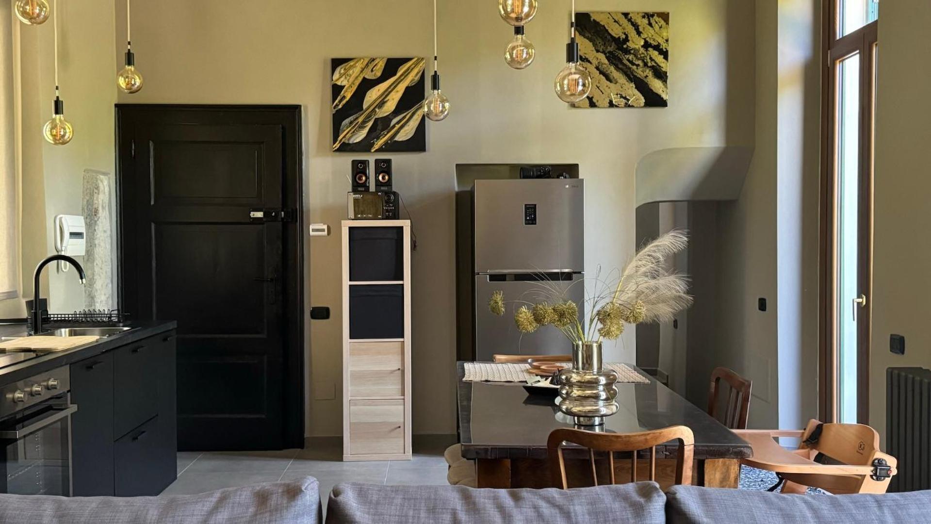 Curt Da Beta - Casa Vacanze Con Giardino In Corte Del XVIII Secolo Malnate Zewnętrze zdjęcie